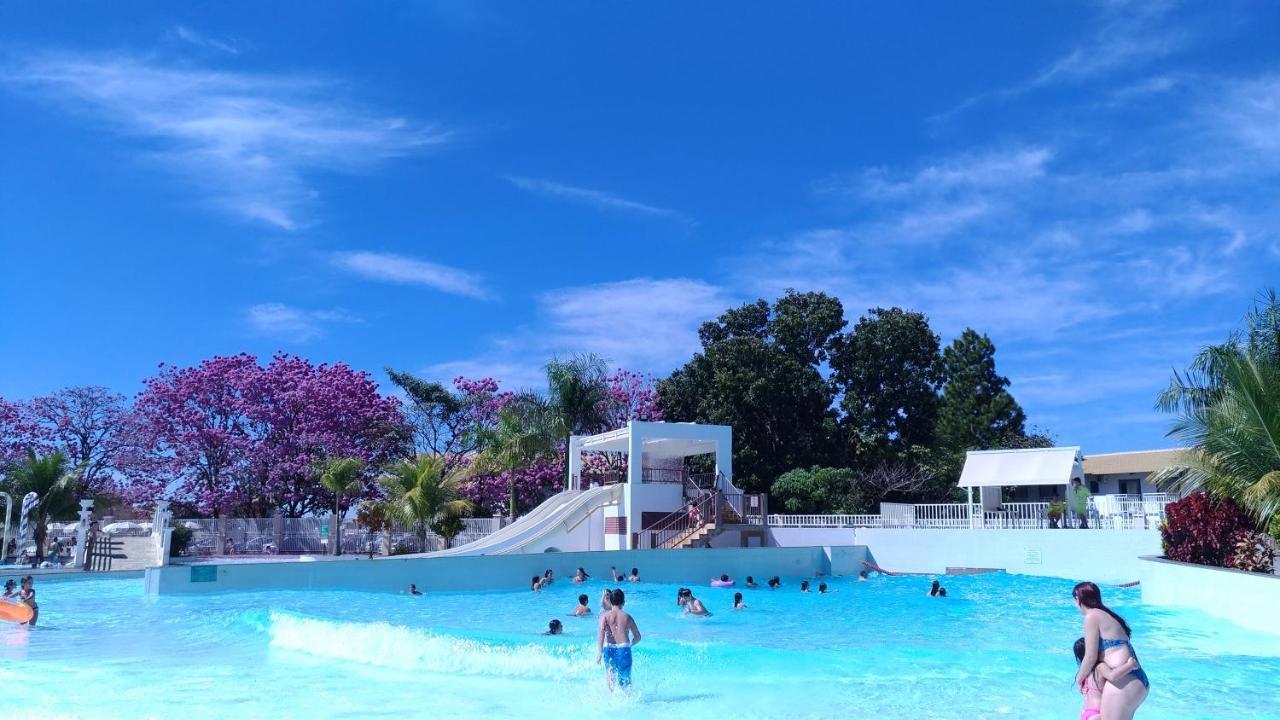 Thermas Lacqua Diroma Com Piscina De Ondas Gratis 24Horas Caldas Novas Exterior photo