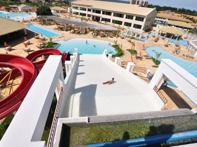 Thermas Lacqua Diroma Com Piscina De Ondas Gratis 24Horas Caldas Novas Exterior photo